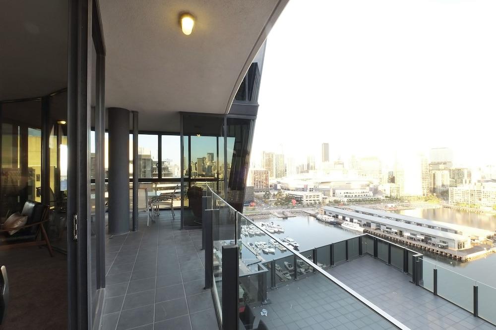 Acd Apartments Melbourne Bagian luar foto