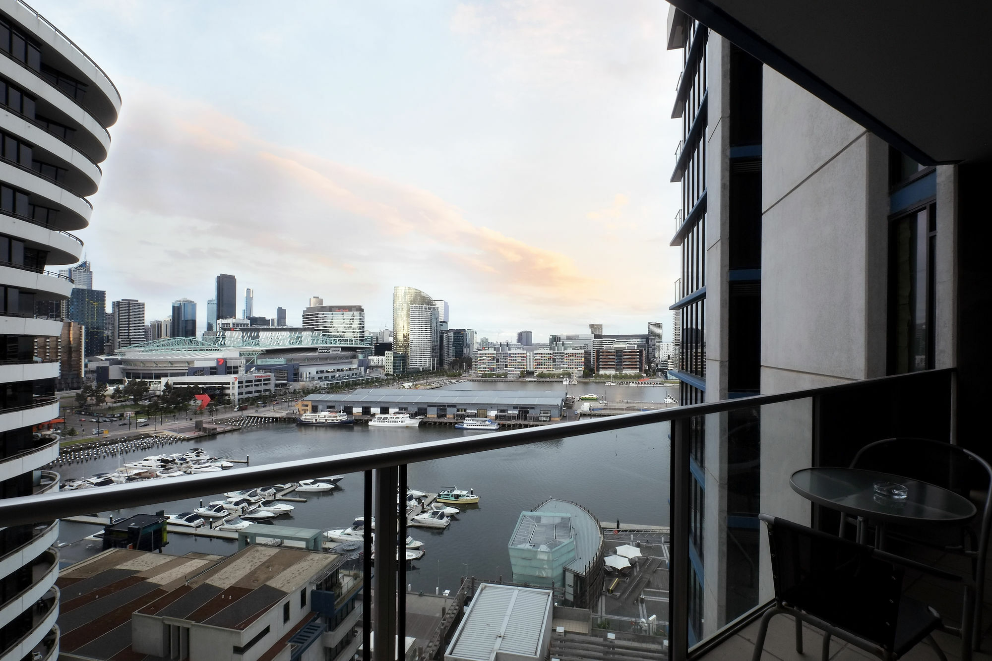 Acd Apartments Melbourne Bagian luar foto
